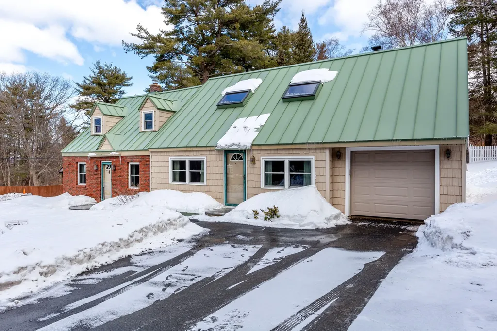 188 Montello Street Lewiston ME 04240