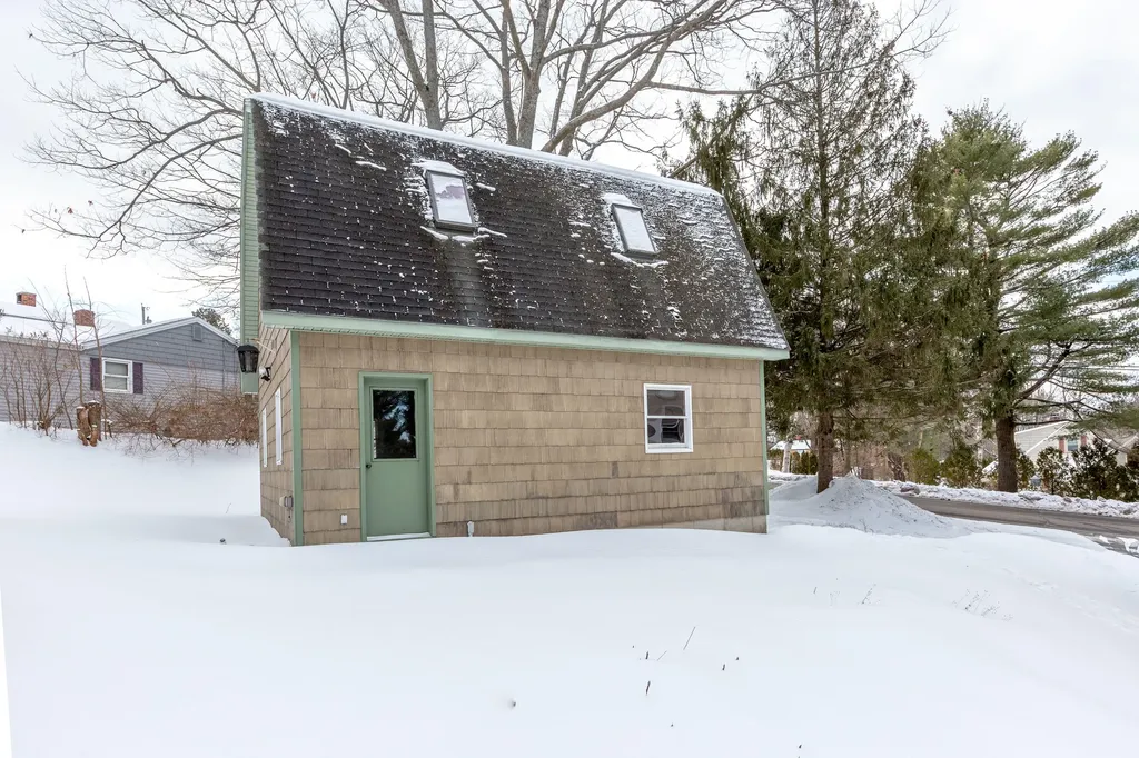 188 Montello Street Lewiston ME 04240