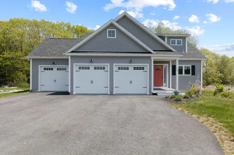 33 Dupont Court Yarmouth ME 04096