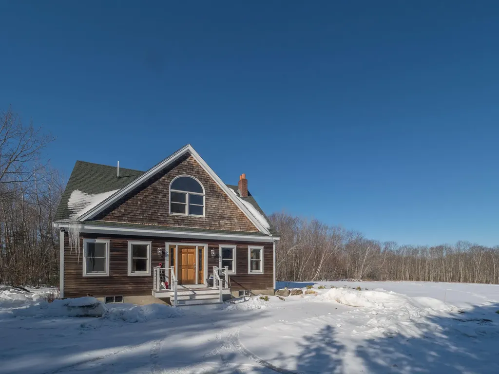 23 Seacoast Road Hope ME 04847