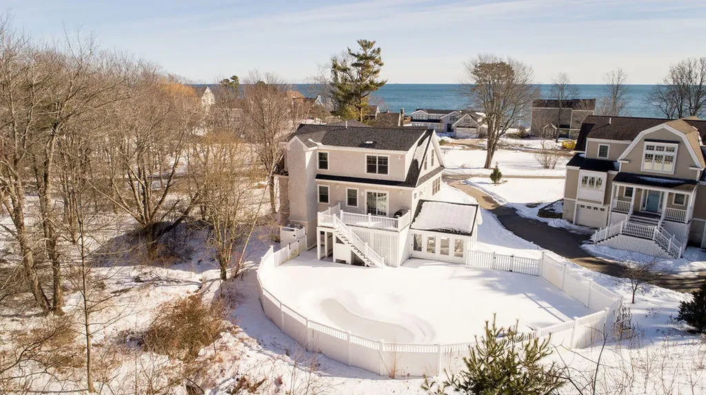 17 Intervale Road York ME 03902