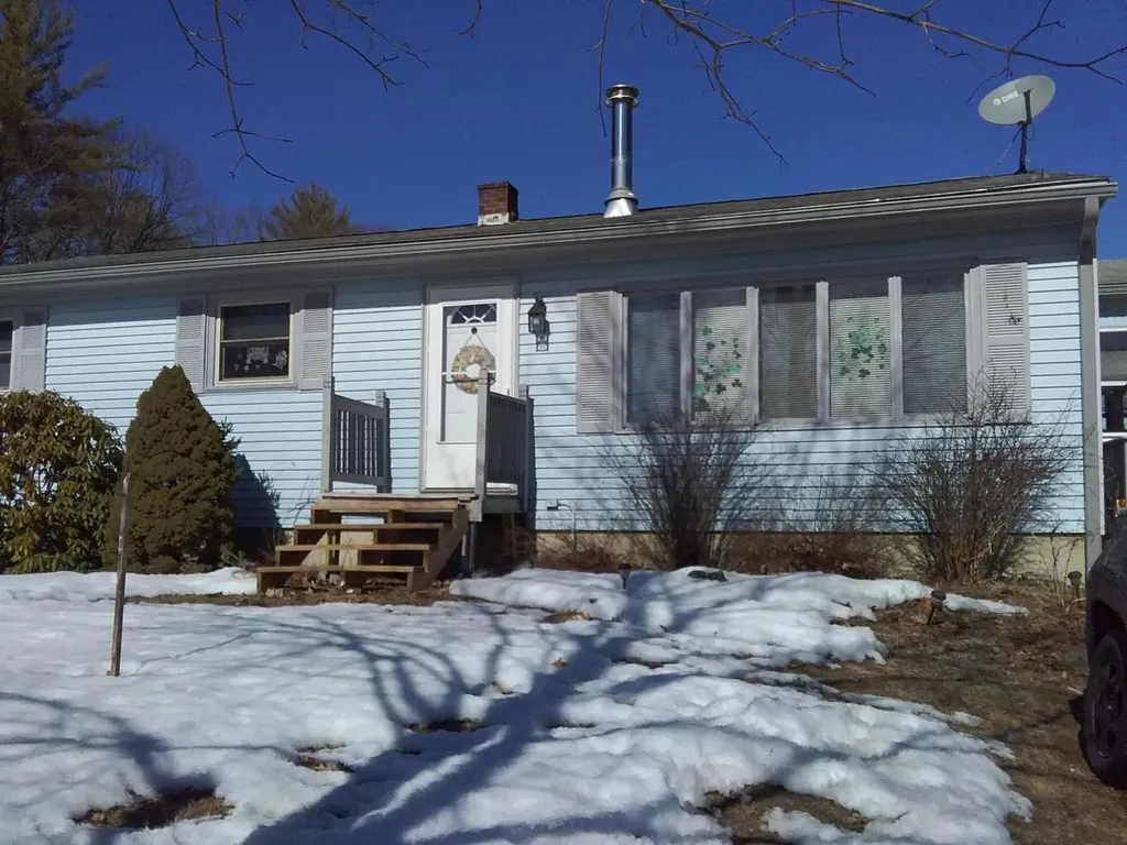 286 School Street Sanford ME 04073
