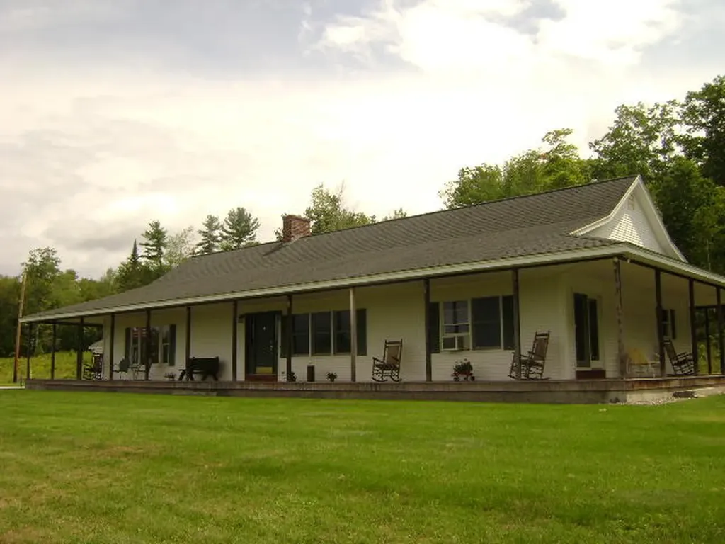 28 Old County Road Pittston ME 04345