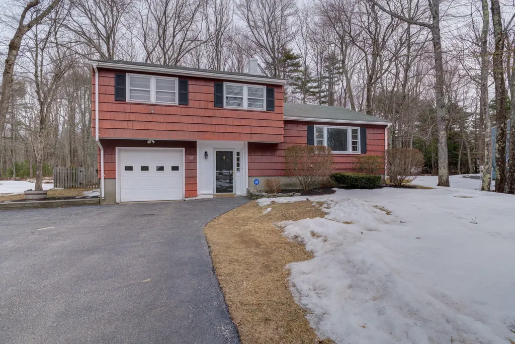 27 Wildwood Drive Saco ME 04072