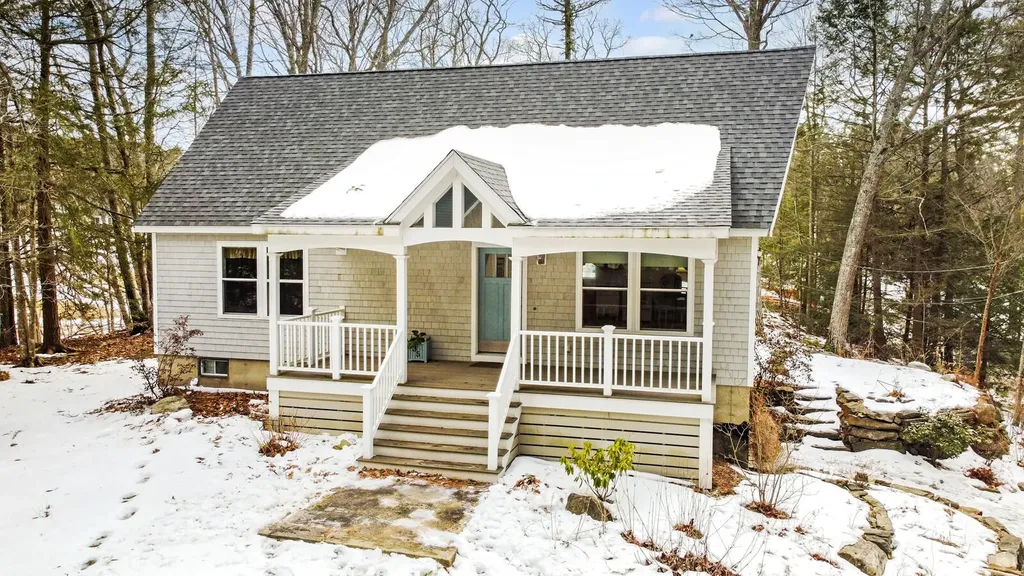 35 Rosedale Road West Bath ME 04530