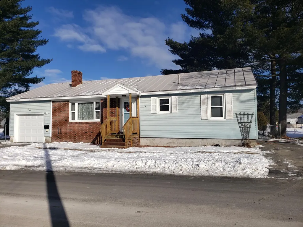 24 Cottage Street Fairfield ME 04937