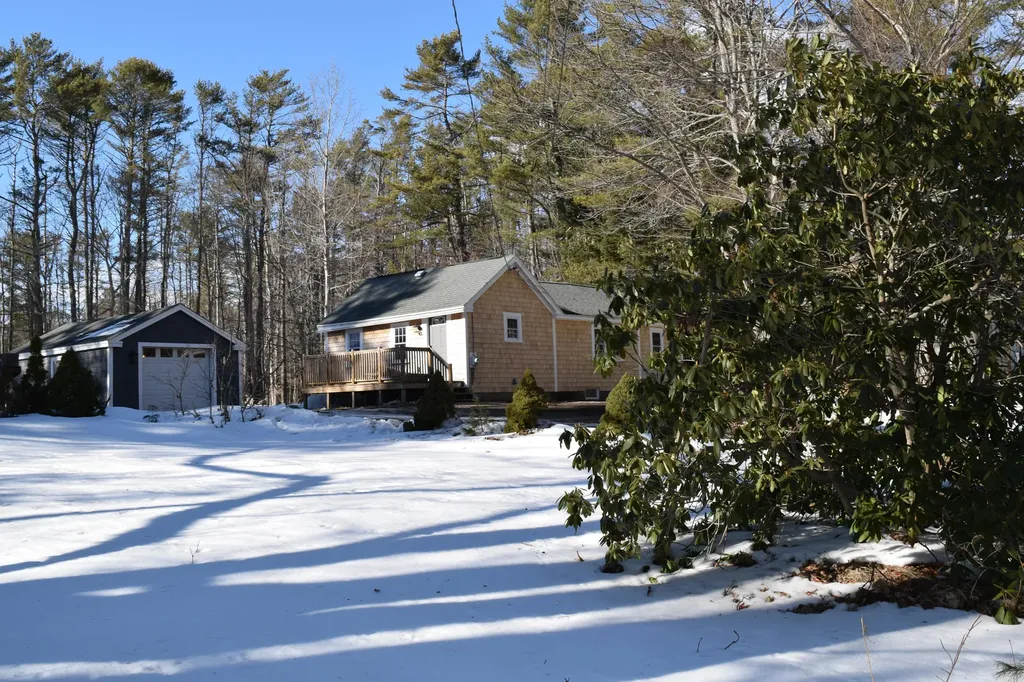 286 Maquoit Road Brunswick ME 04011