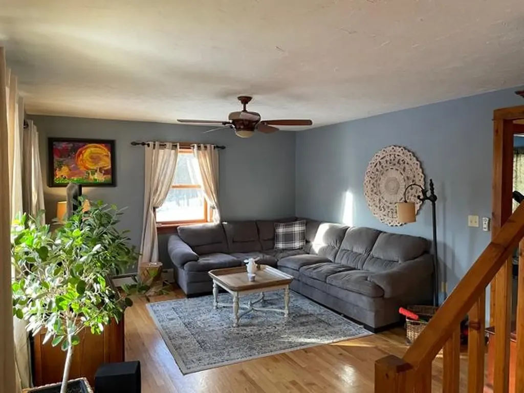 423 Madison Road Norridgewock ME 04957