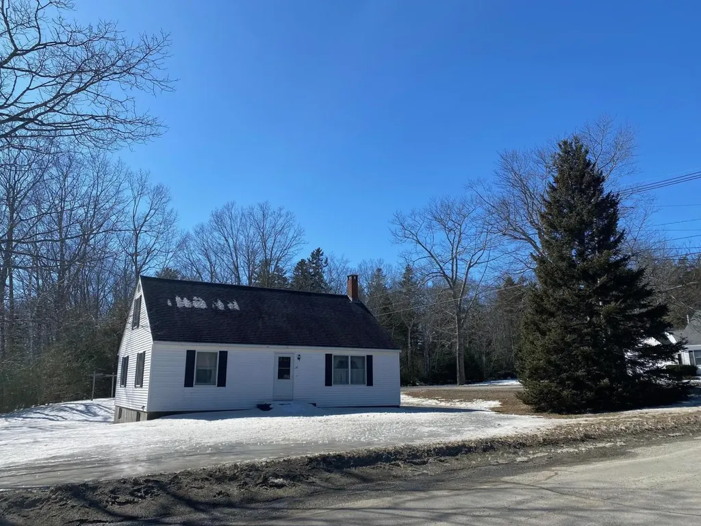 26 Maddocks Avenue Ellsworth ME 04605