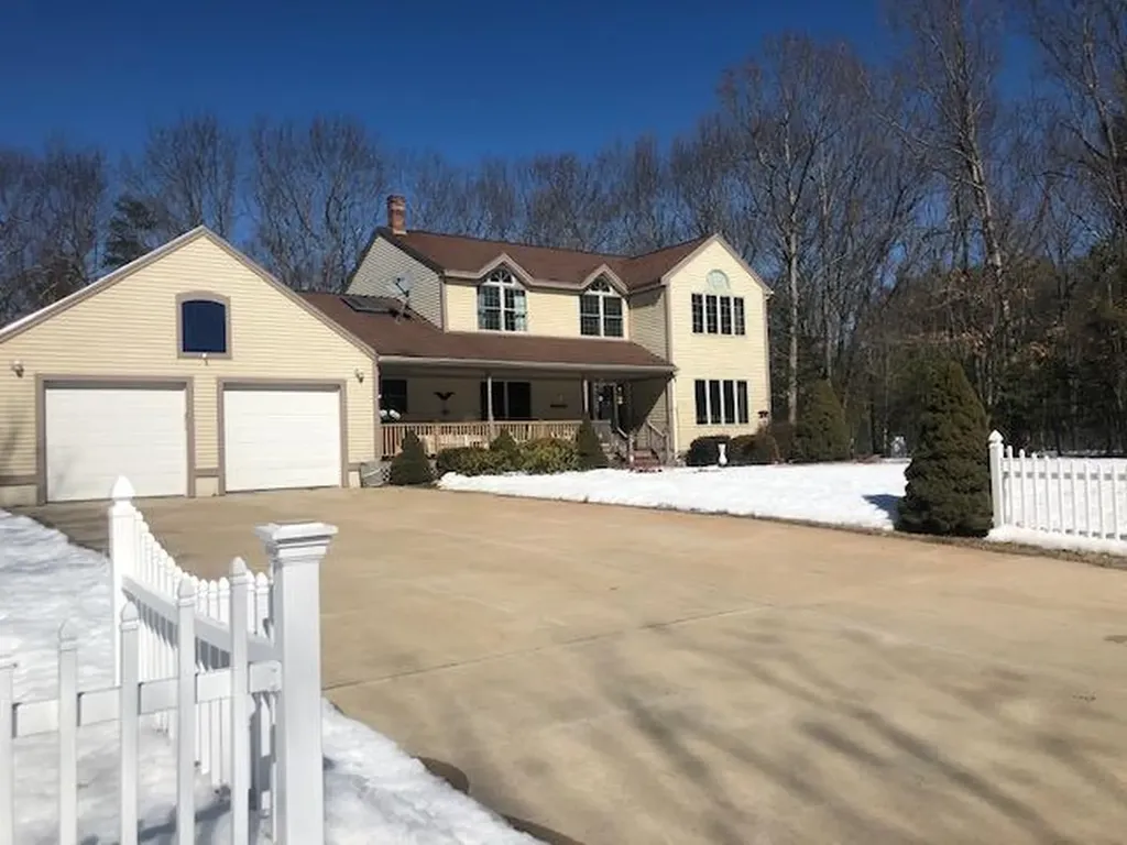 3 Gulliver Drive Sanford ME 04073