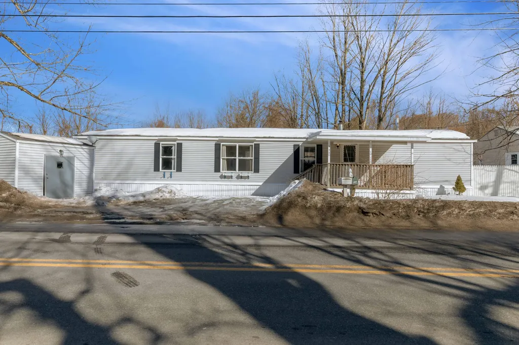 142 S High Street Bridgton ME 04009