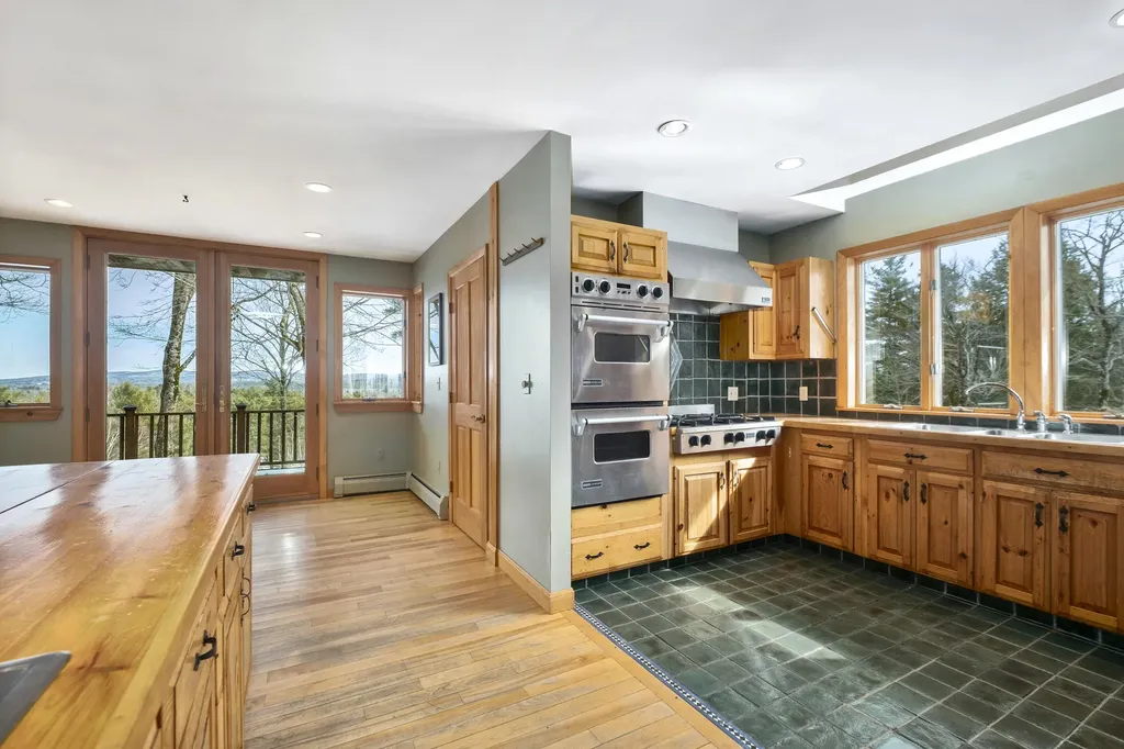 3650 Washington Road Waldoboro ME 04572