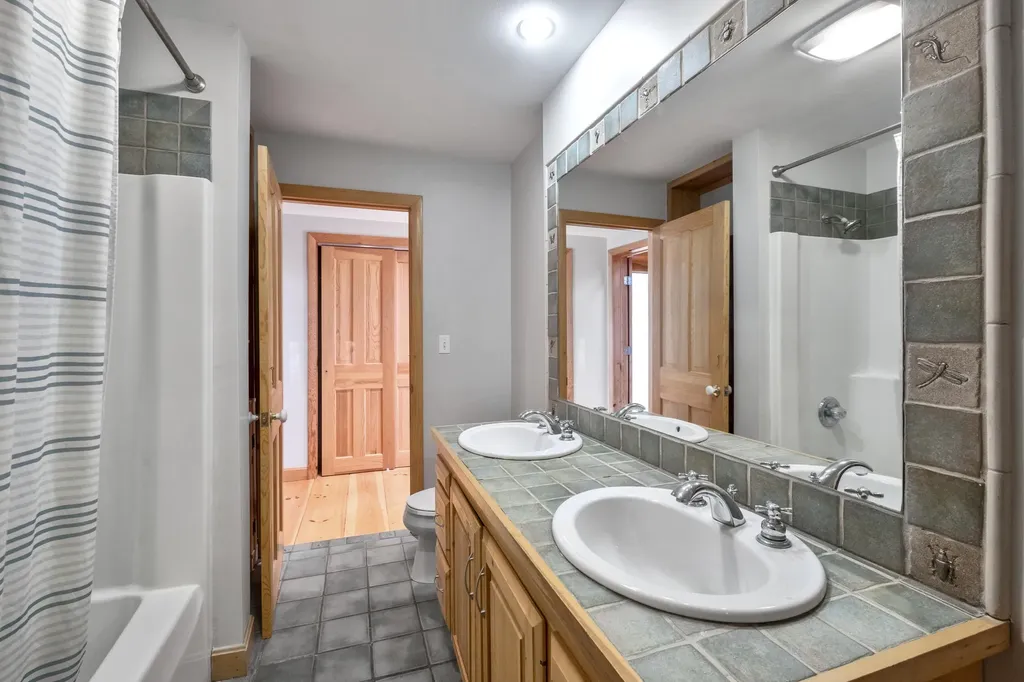 3650 Washington Road Waldoboro ME 04572