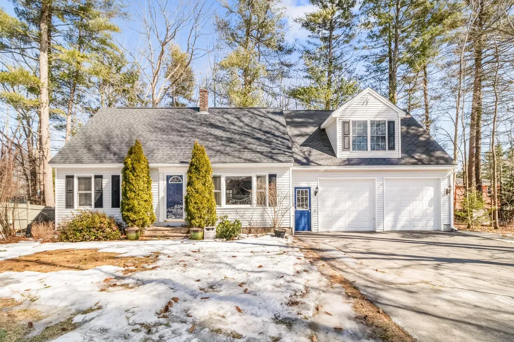 10 Surrey Lane Scarborough ME 04074