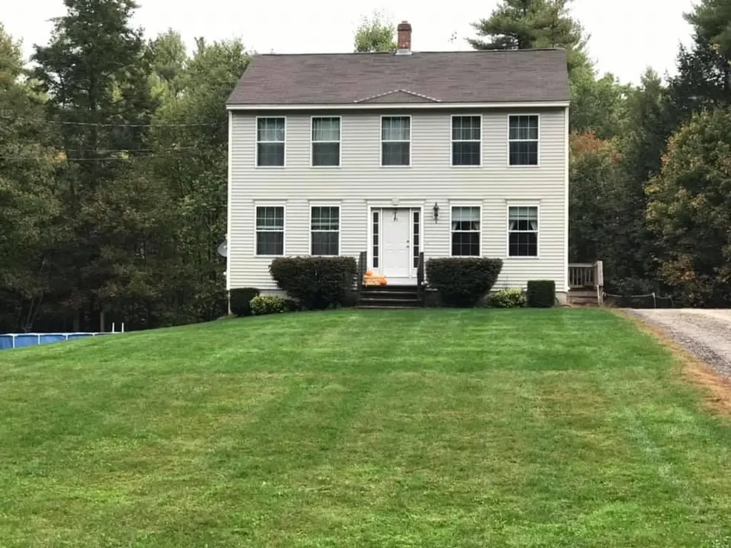 15 Jesse Daniel Drive Buxton ME 04093