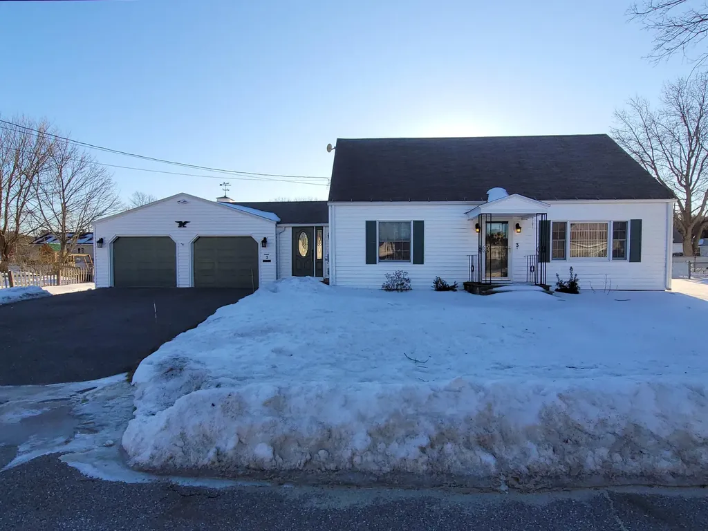 3 Brule Street Lewiston ME 04240