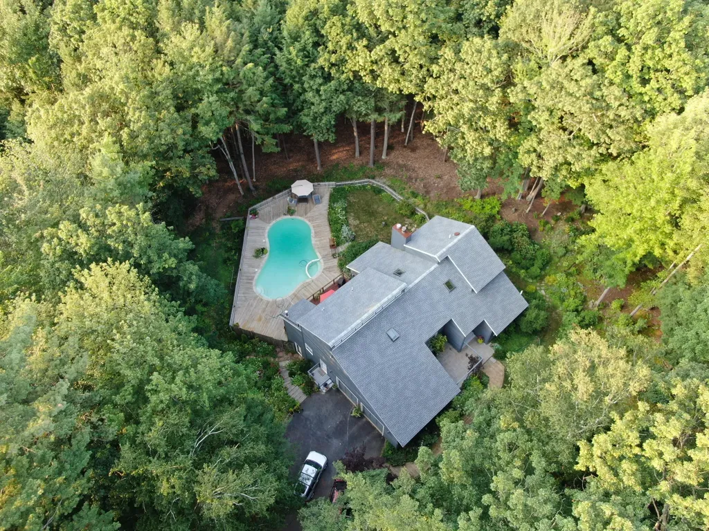35 Hedgerow Drive Falmouth ME 04105