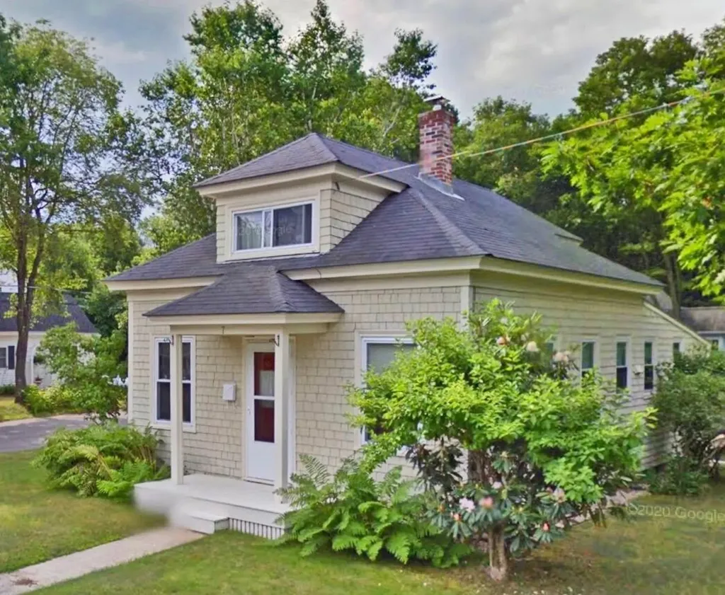 7 Hall Street Kennebunk ME 04043