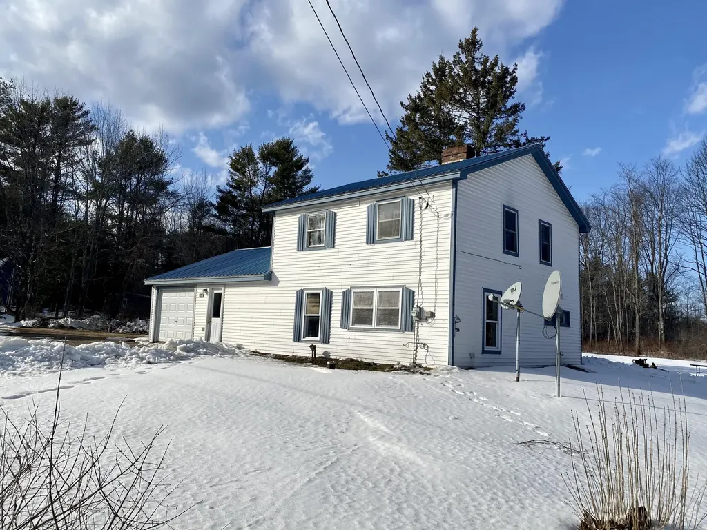 643 Stream Road Winterport ME 04496