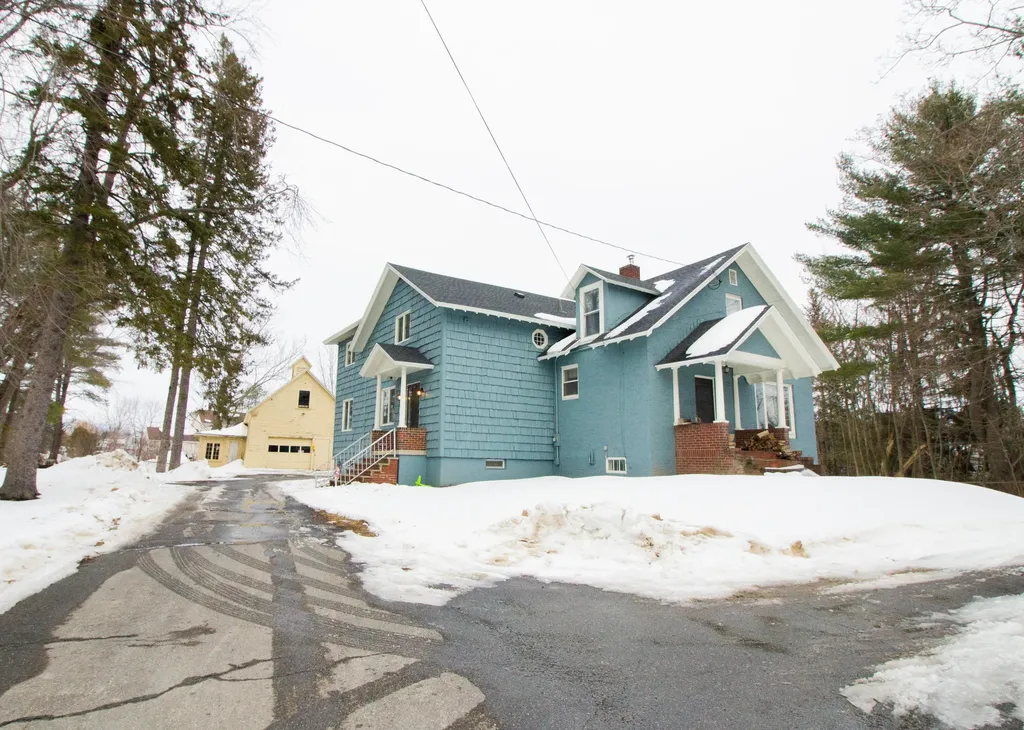 339 Kenduskeag Avenue Bangor ME 04401