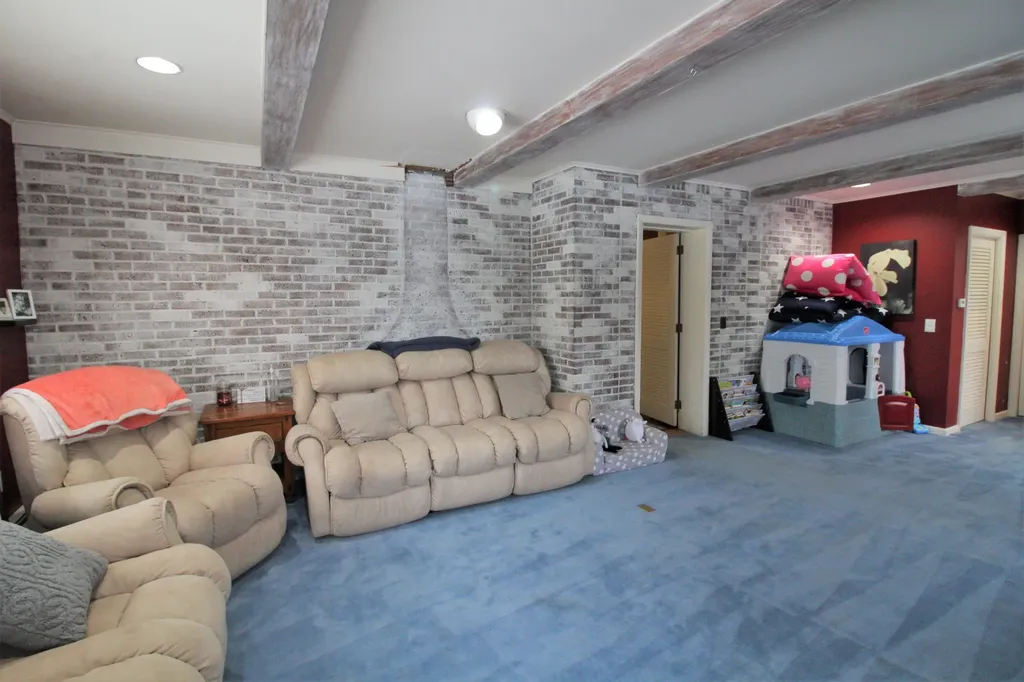 339 Kenduskeag Avenue Bangor ME 04401