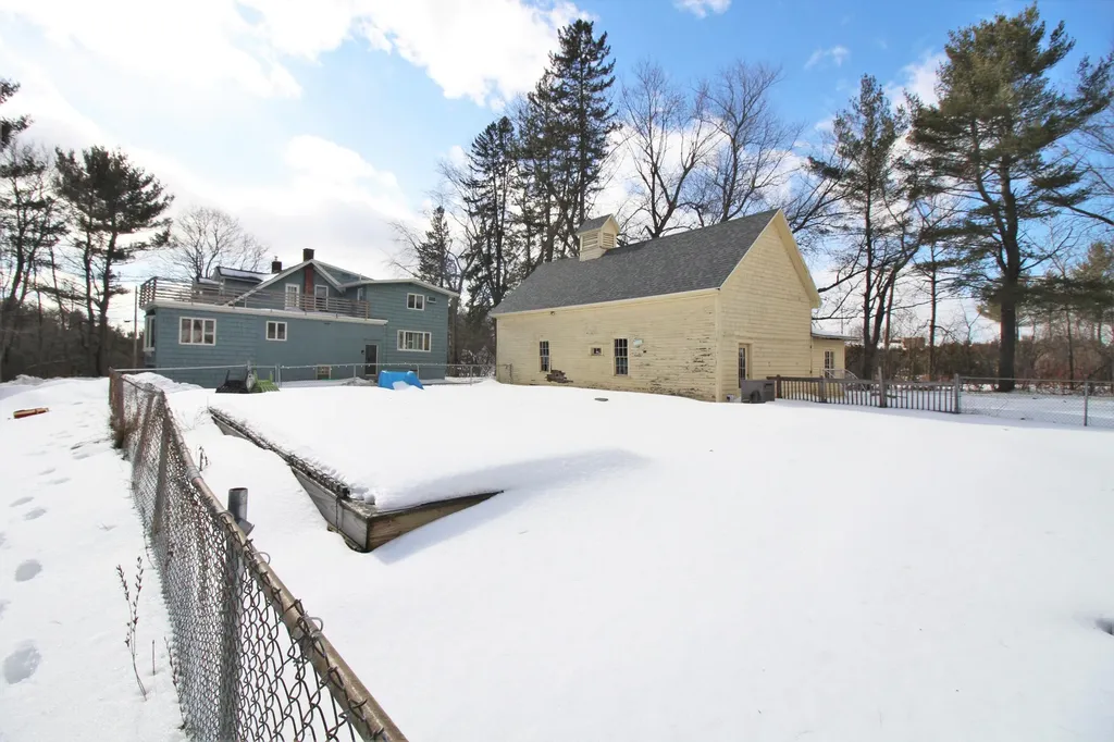 339 Kenduskeag Avenue Bangor ME 04401