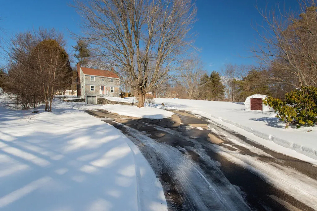 1048 State Road Eliot ME 03903