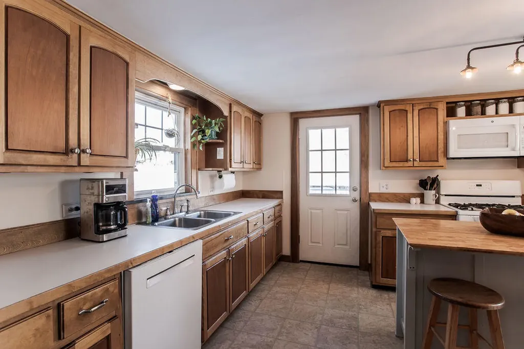 1048 State Road Eliot ME 03903