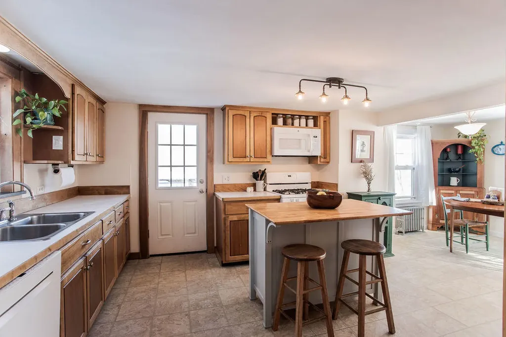 1048 State Road Eliot ME 03903