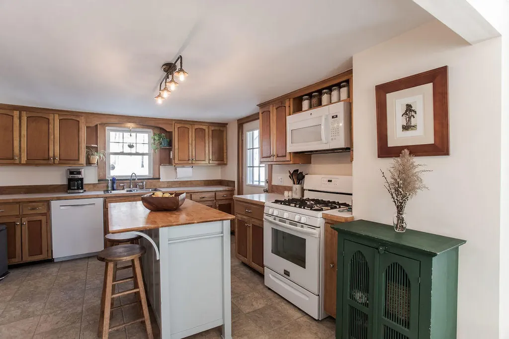 1048 State Road Eliot ME 03903