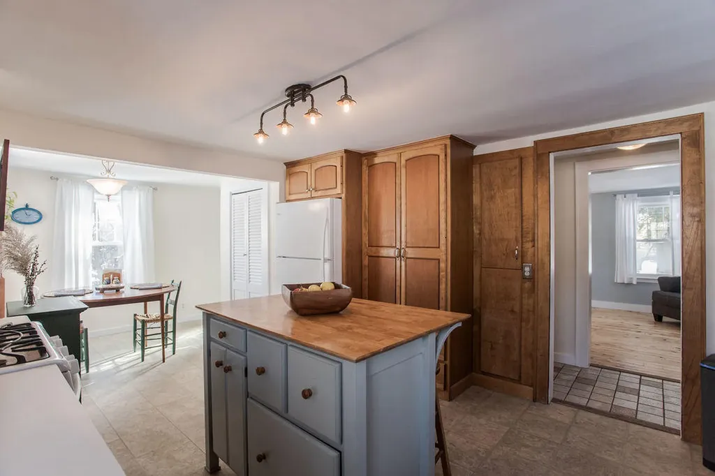 1048 State Road Eliot ME 03903