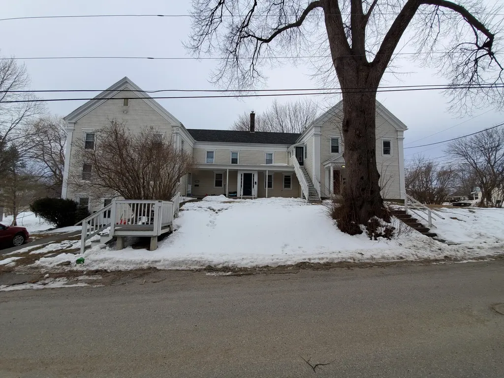 11 Gilchrest Street Thomaston ME 04861