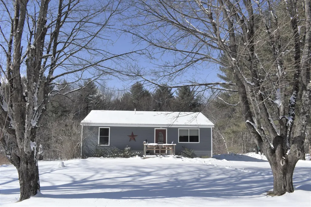 32 Alden Road Winthrop ME 04364