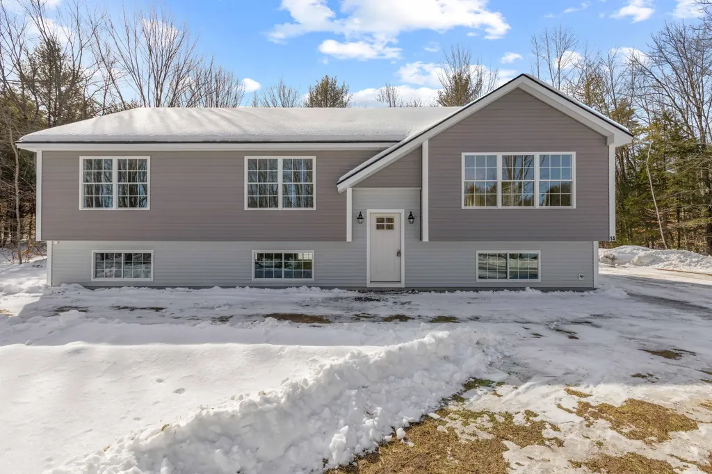 14 Boundary Road Standish ME 04084