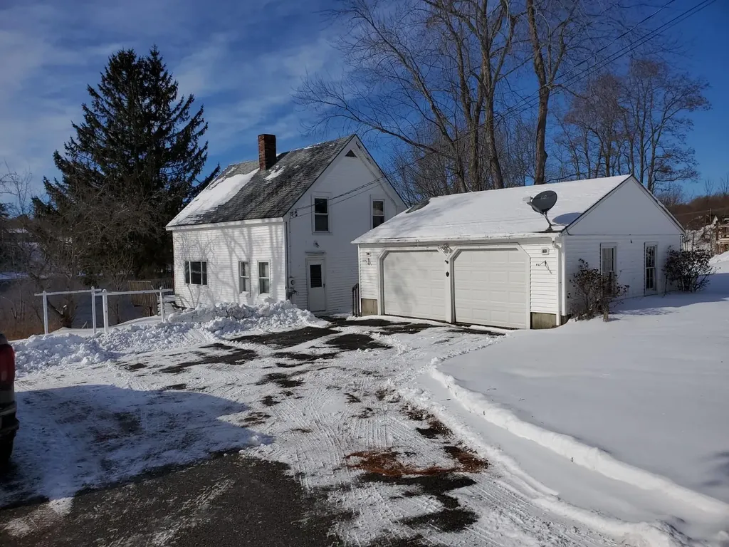 14 Riverside Drive Eddington ME 04428