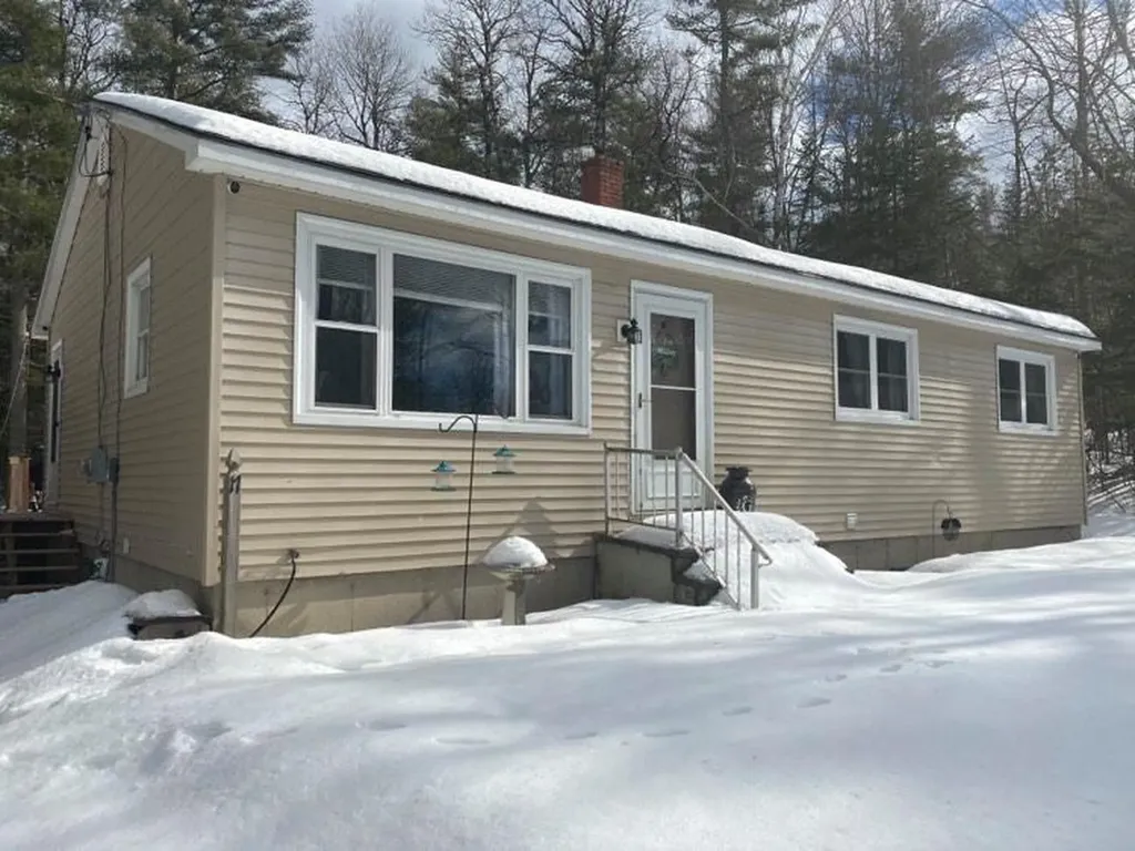 17 Wessnette Drive Hampden ME 04444