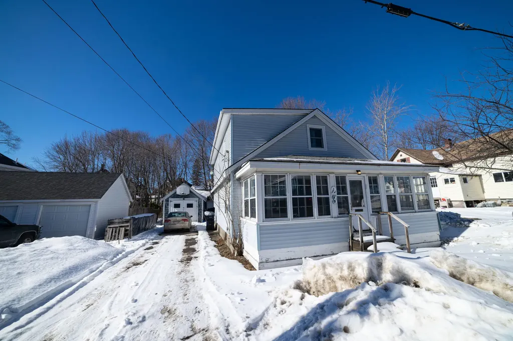 23 Vernon Street Bangor ME 04401