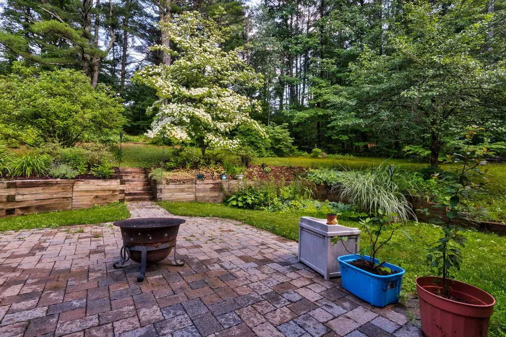 150 Sunderland Drive Auburn ME 04210