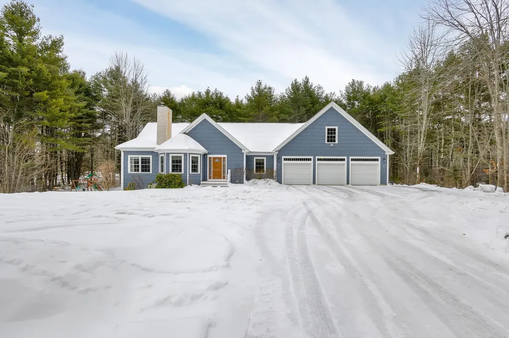 11 Boulder Drive Gray ME 04039