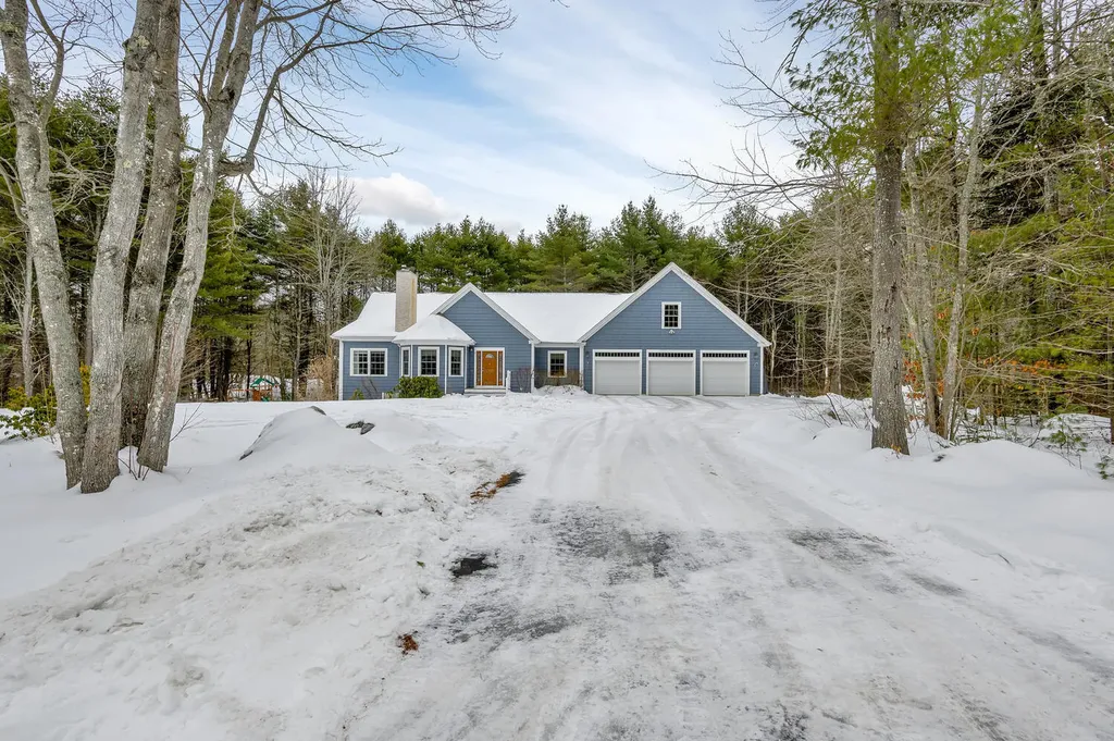 11 Boulder Drive Gray ME 04039