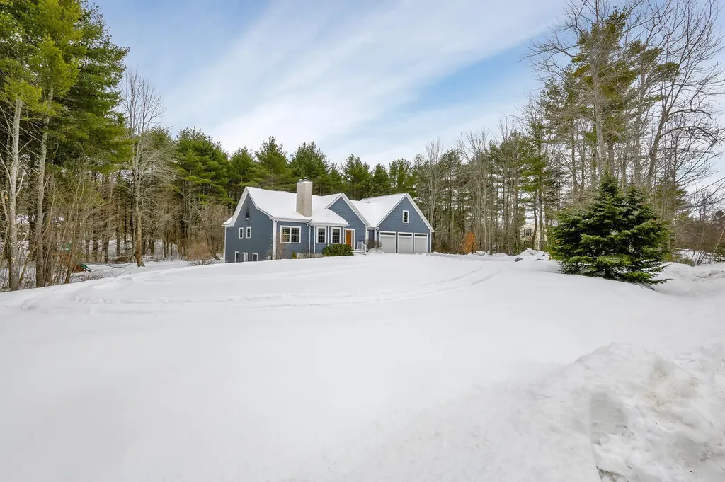 11 Boulder Drive Gray ME 04039