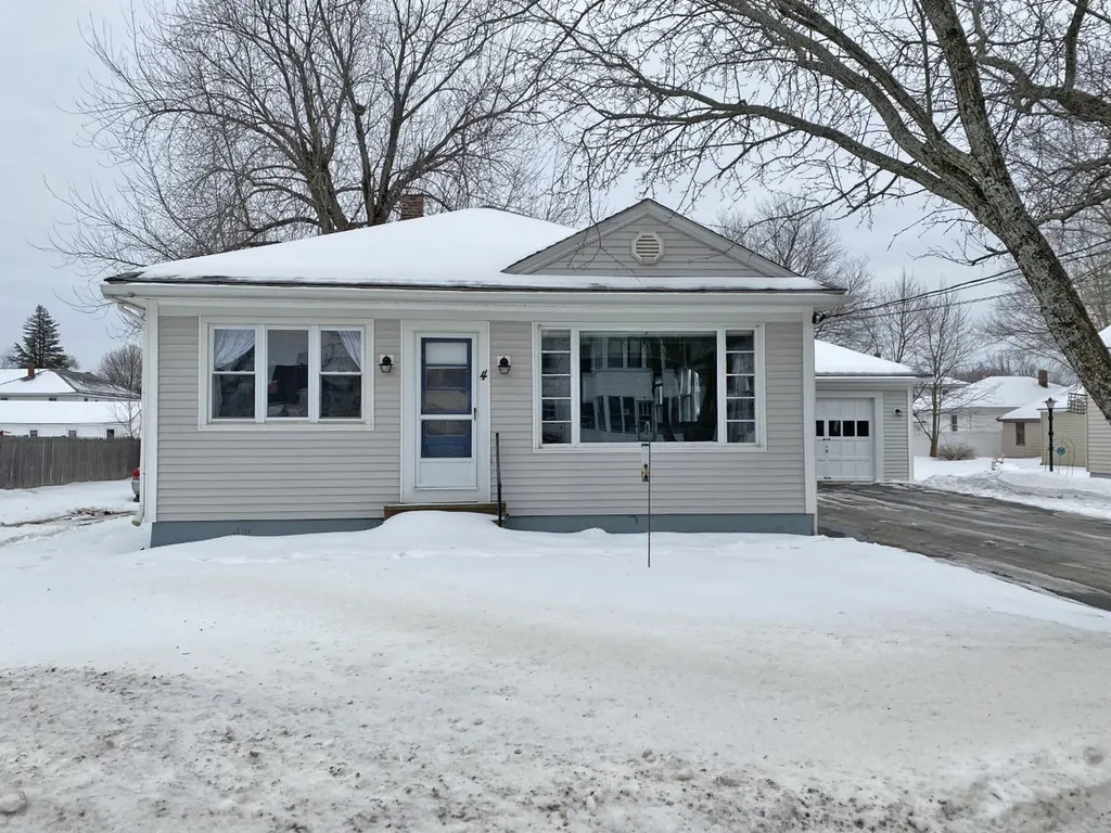 4 South Garand Street Winslow ME 04901
