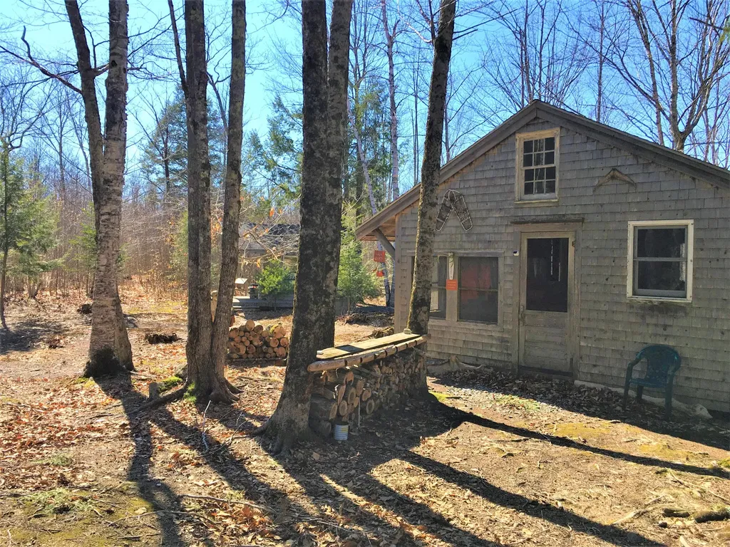 1506 N Union Road Union ME 04862