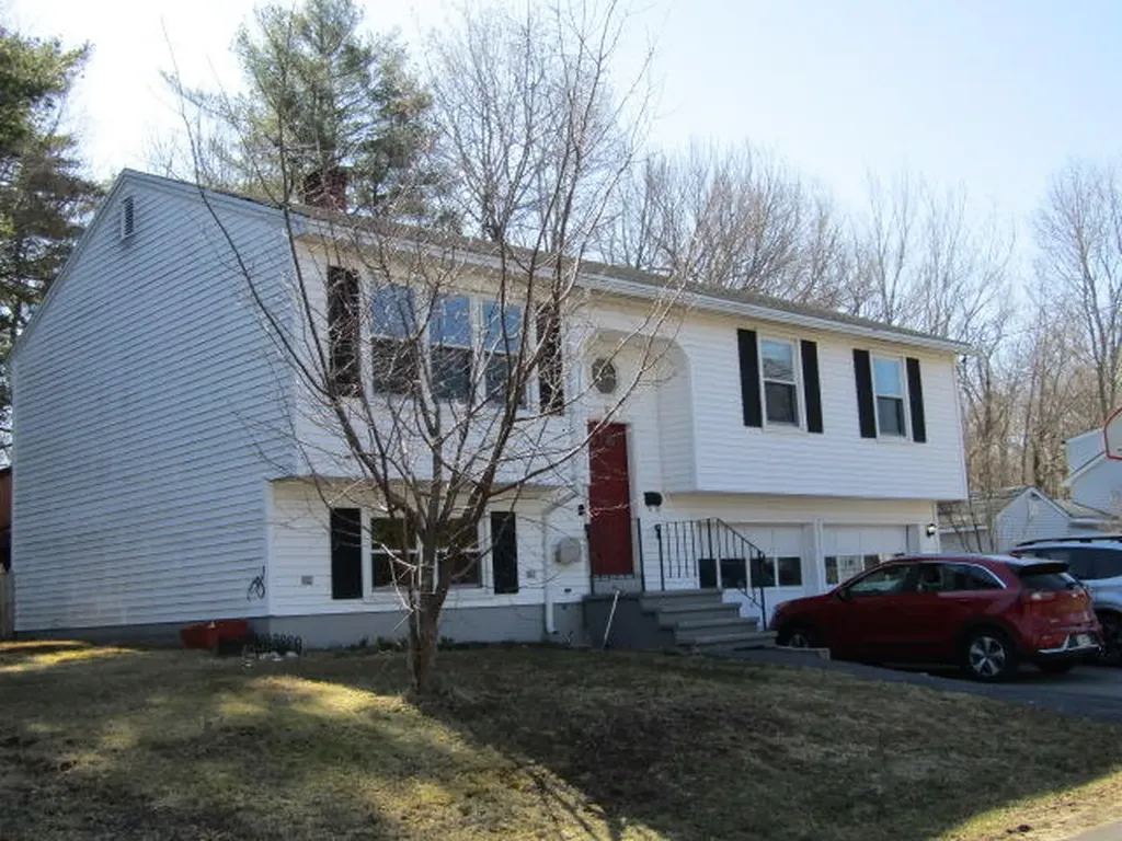 18 Glenwood Avenue Saco ME 04072