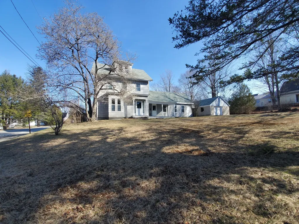 10 Beal Street Winthrop ME 04364