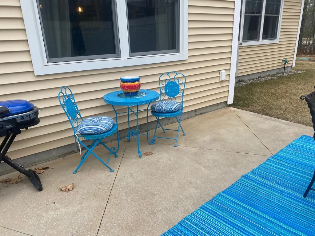 8 Maneta Drive Saco ME 04072