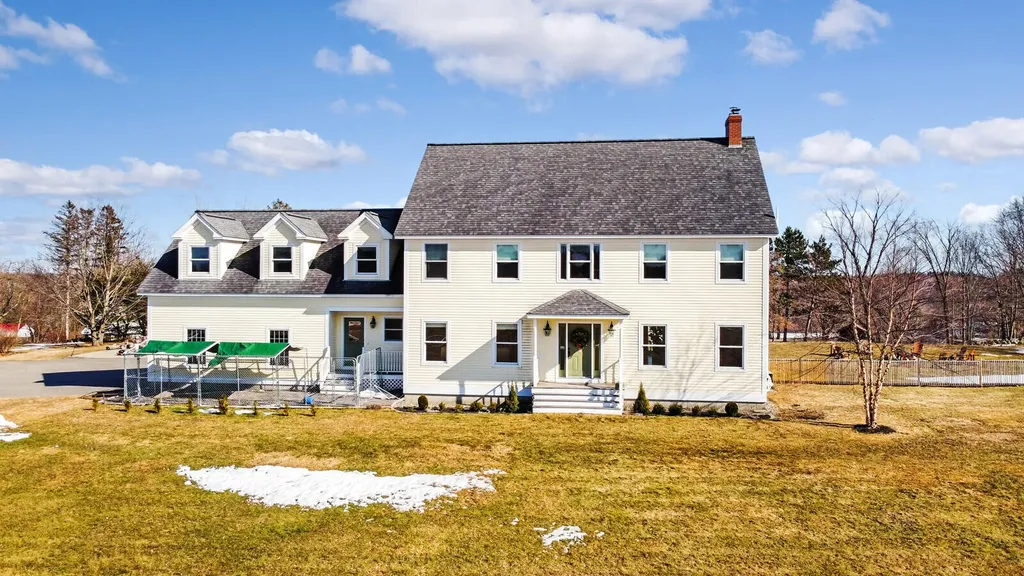 16 Old Dairy Road Gardiner ME 04345