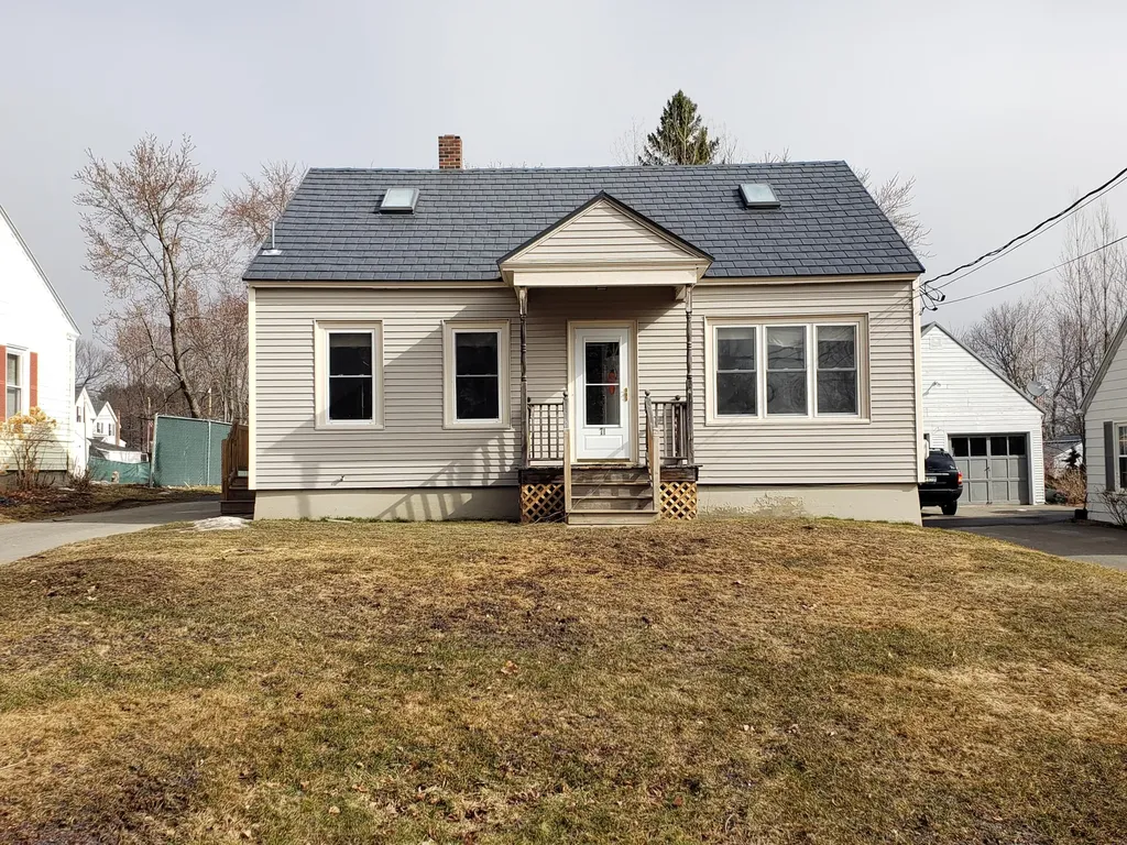 71 Oakland Street Waterville ME 04901