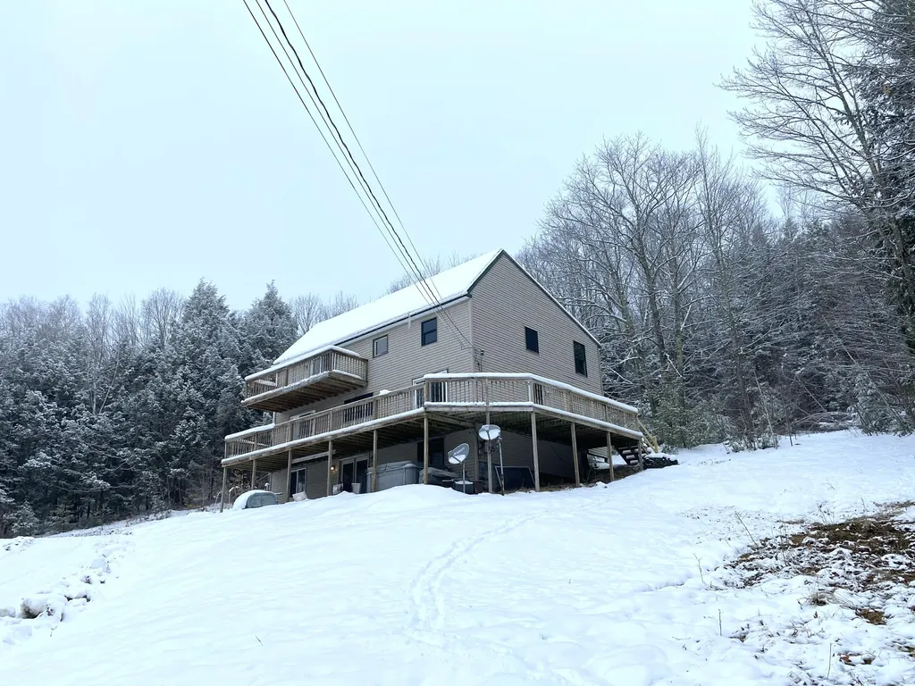 1040 Canaan Road Skowhegan ME 04976