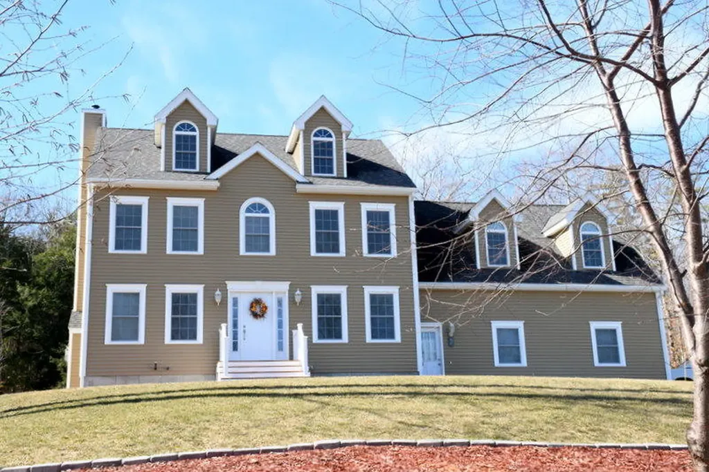 36 Old Colony Lane Cumberland ME 04021